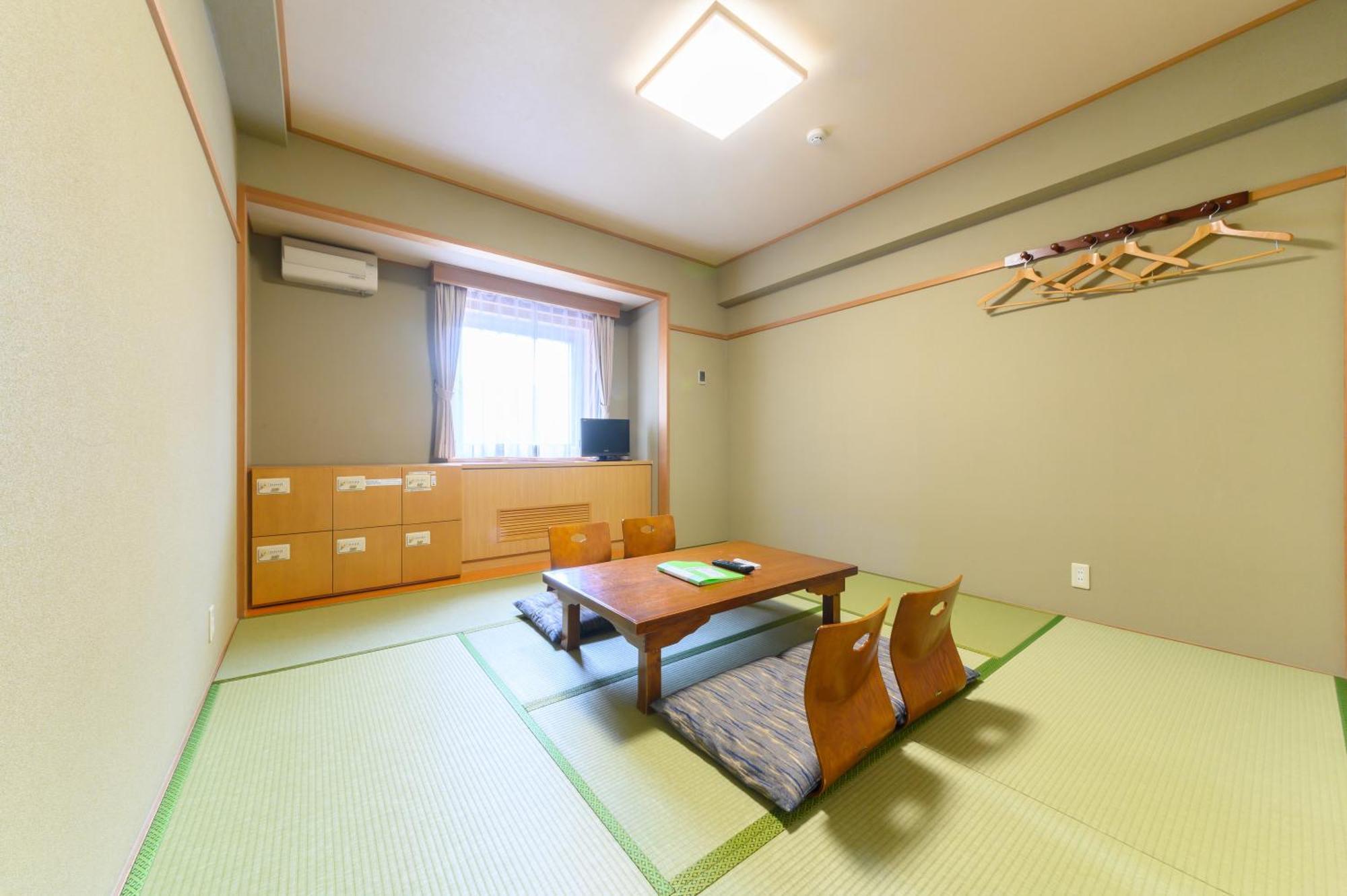 Sapporo International Youth Hostel Bagian luar foto