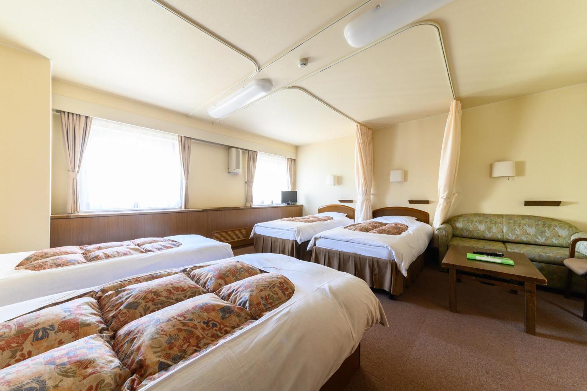 Sapporo International Youth Hostel Bagian luar foto