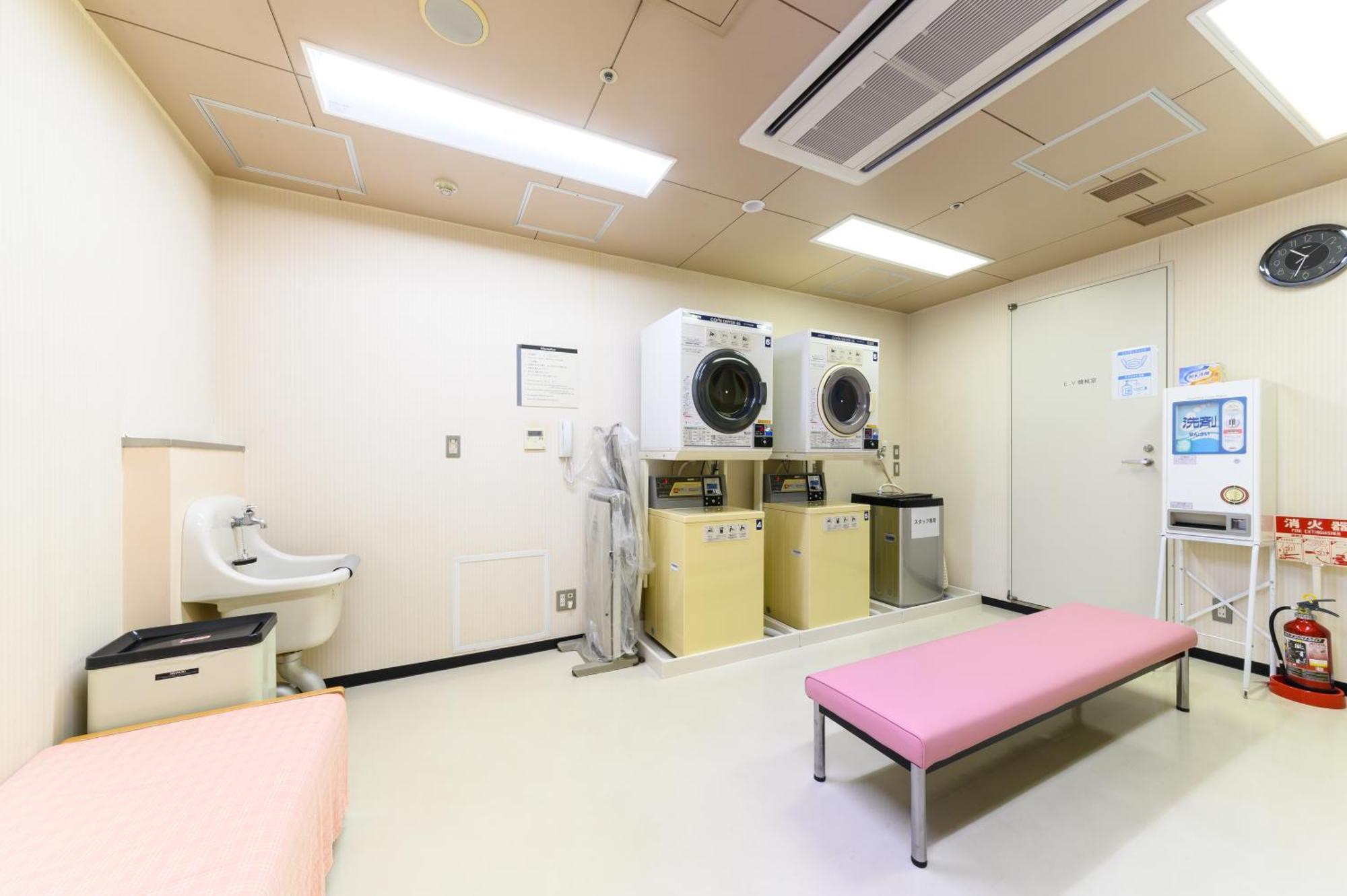 Sapporo International Youth Hostel Bagian luar foto