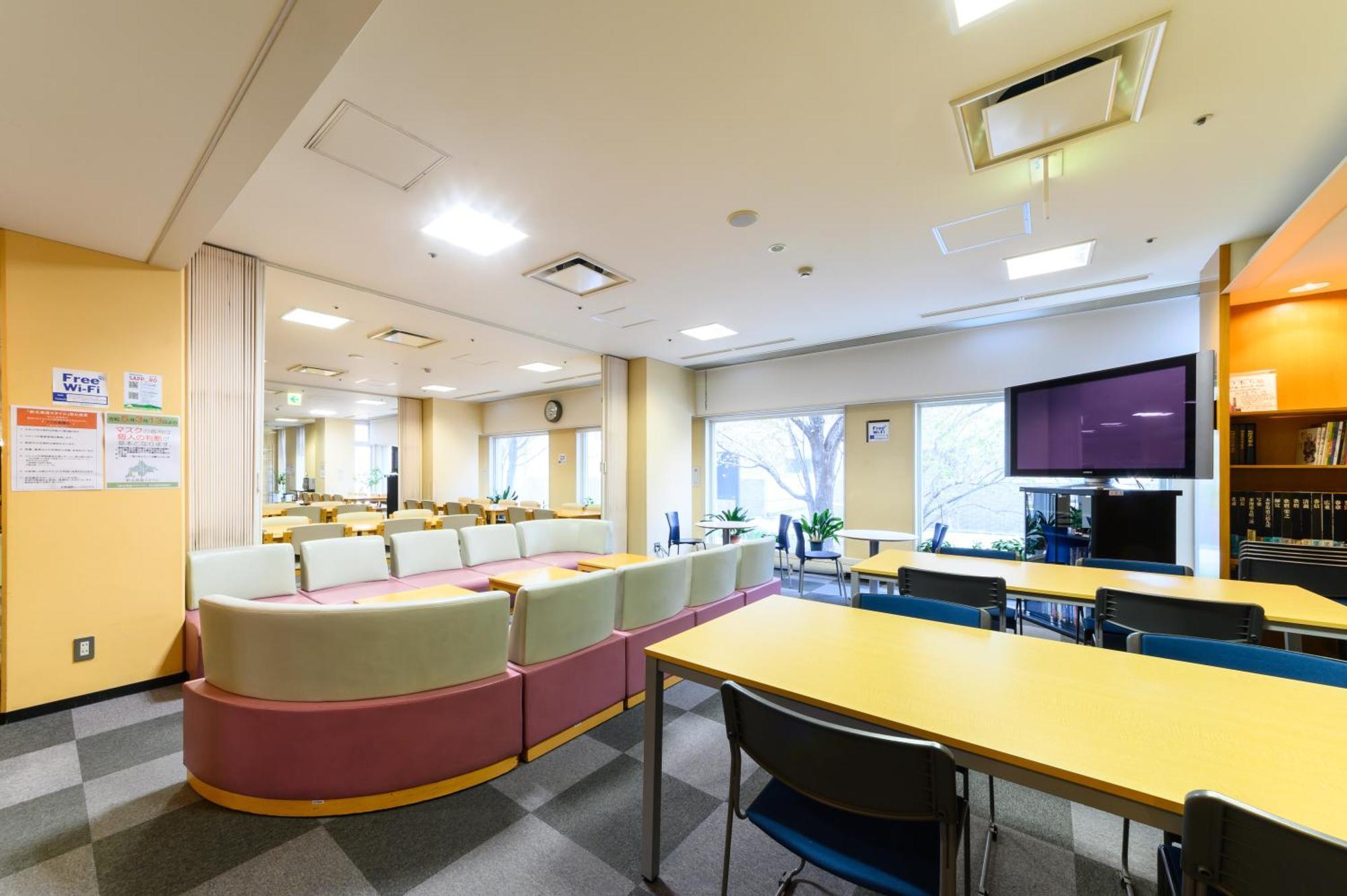 Sapporo International Youth Hostel Bagian luar foto
