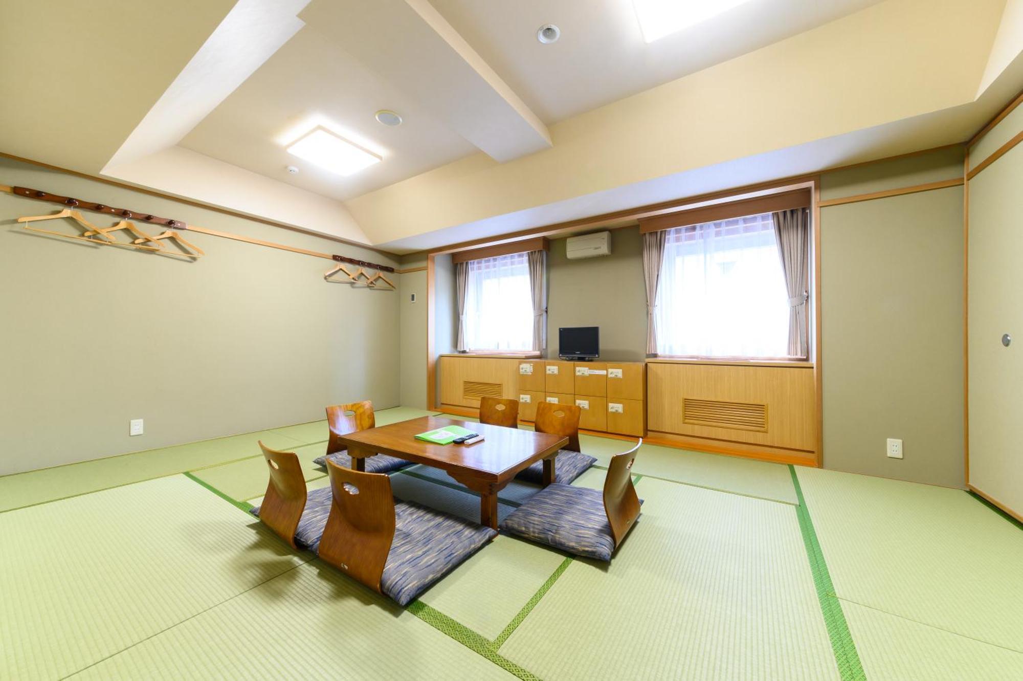 Sapporo International Youth Hostel Bagian luar foto